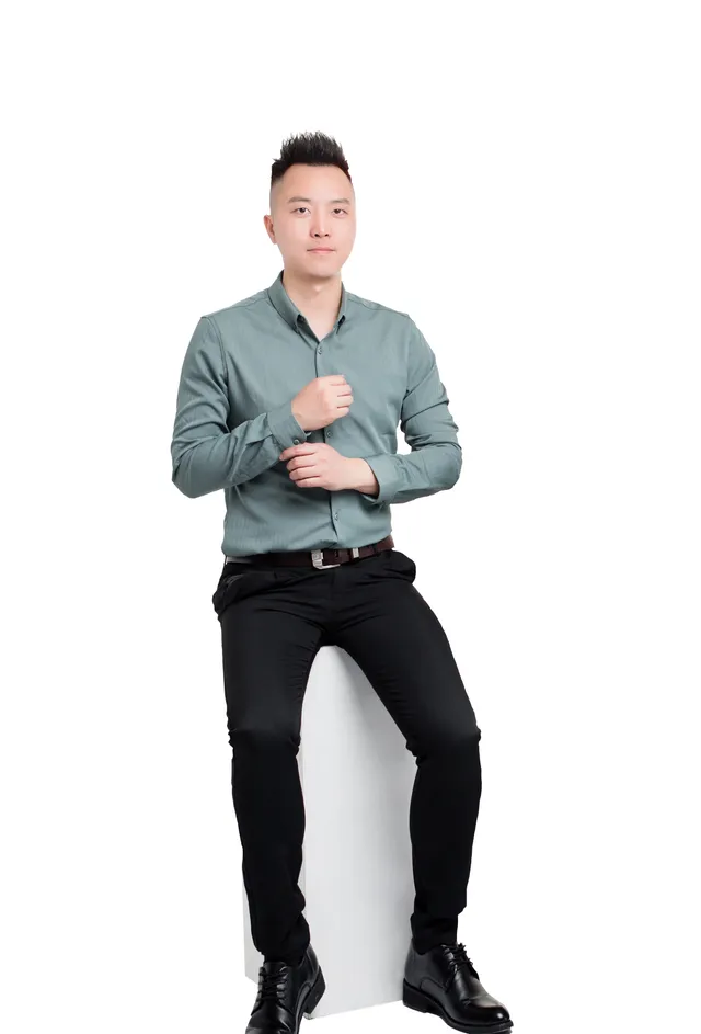 龚浩 形象照